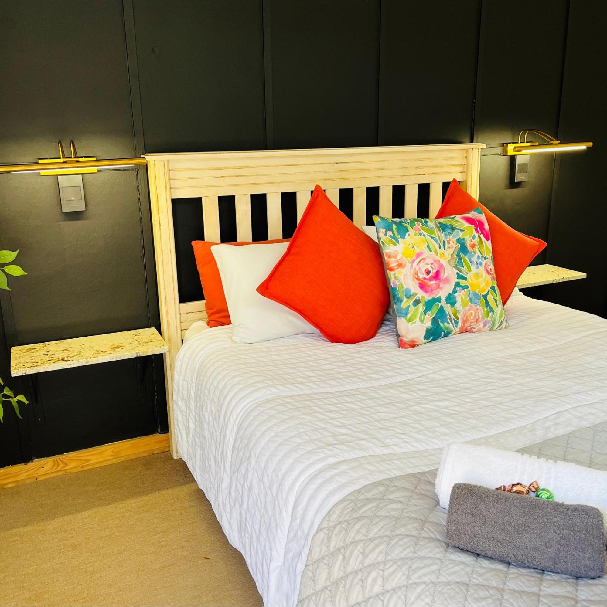 The Gallery Lounge Potchefstroom Bagian luar foto